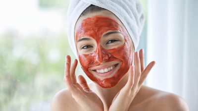 Donnez un coup de jeune à votre peau grâce à un masque à la fraise efficace